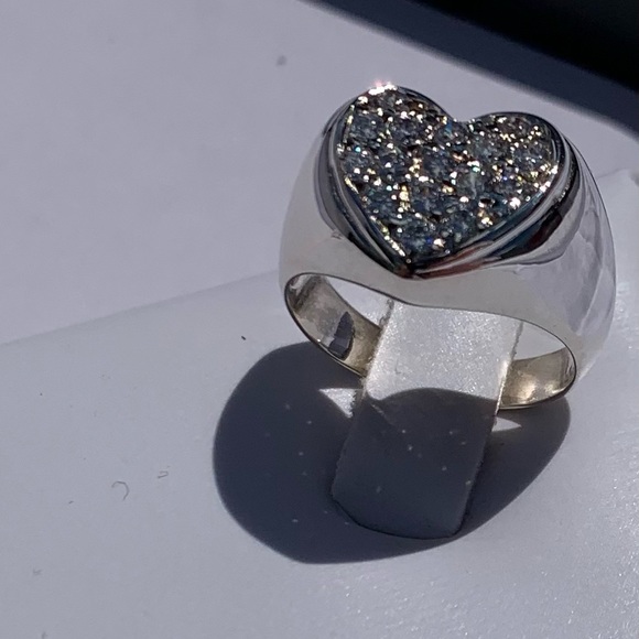 Beautiful Hart Ring With Hi End Cubic Zirconium ❤️ - Picture 6 of 12